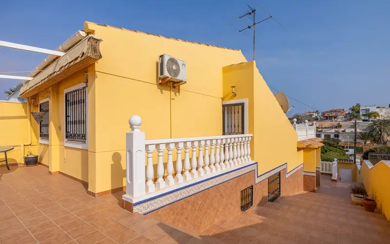 Villa en Los Balcones Alicante 4 dormitorios 3 baños