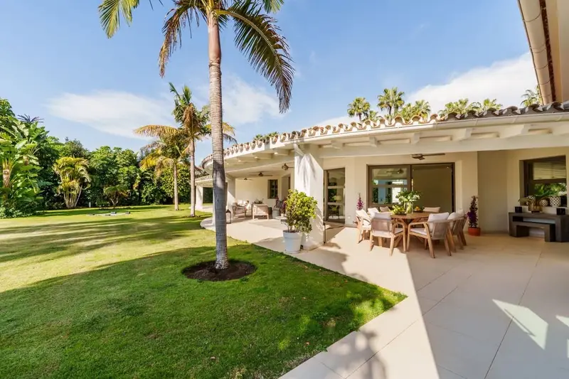 Chalet en Venta Nueva Andalucia 5 Dormitorios Piscina Privada