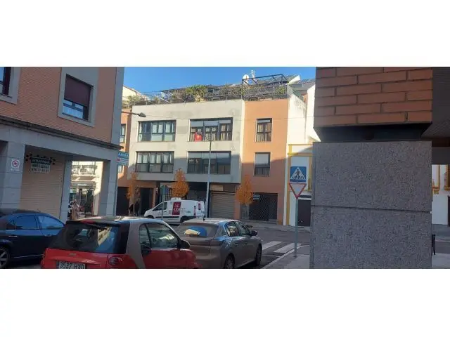 Dúplex Céntrico en Badajoz con Terrazas y Placas Solares