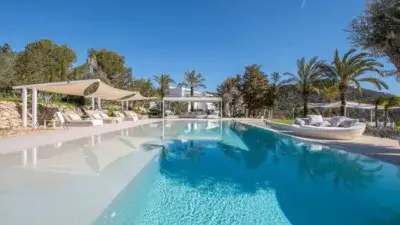 Villa de Lujo en Ibiza con Vistas al Mar y Acceso para Sillas de Ruedas