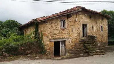 Casa de Piedra en Santayana Cantabria a Reformar 432m2
