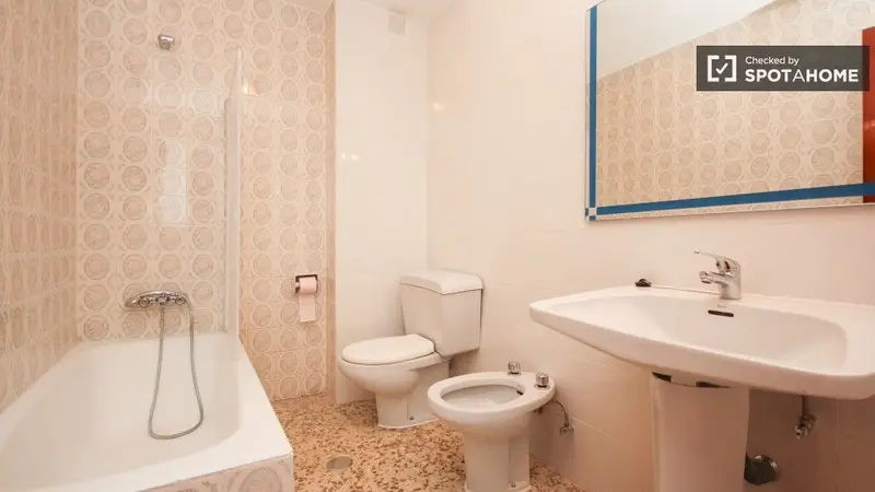 Apartamento 4 dormitorios 2 baños Granada Alquiler Spotahome