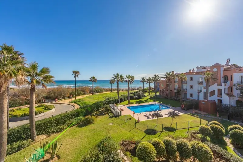 Atico de Lujo en Bahia de Casares con Vistas al Mar