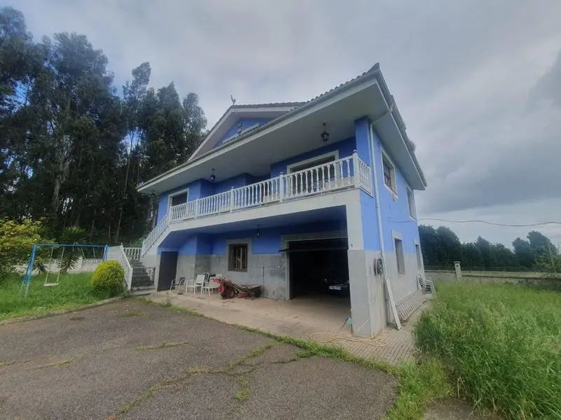 Casa con garaje en Corvera Asturias 290m2 6 habitaciones