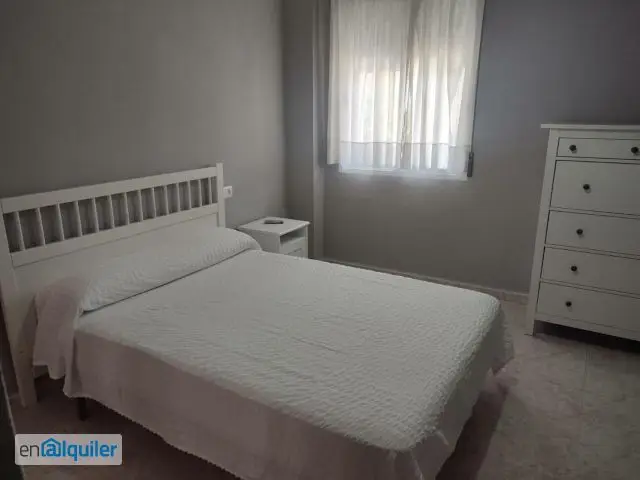 Alquiler Piso Centro Cáceres: 2 Dormitorios, 2 Baños, Terraza