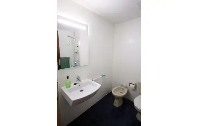 Habitaci
ón 120m
² Barcelona Alquiler 3-18 Meses Dep
ósito 800
€