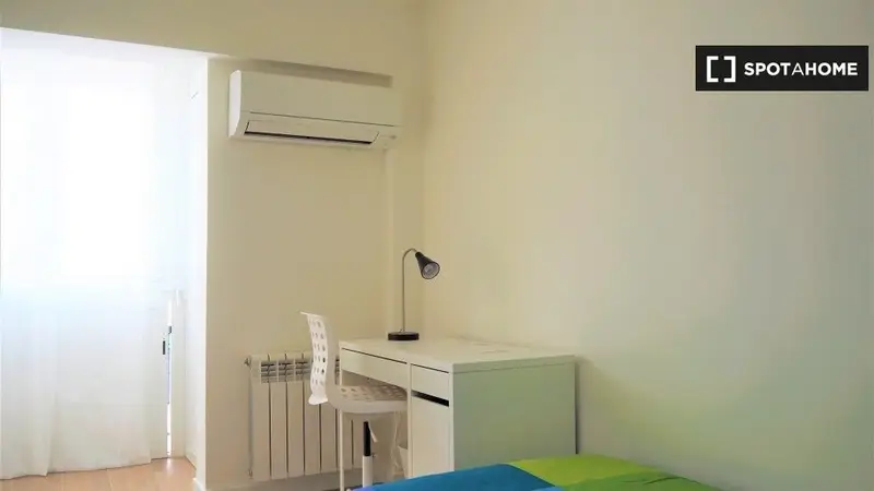 Apartamento en Madrid 4 Dormitorios 2 Baños Alquiler Spotahome