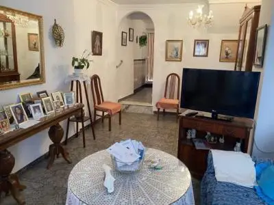 Casa con Vistas Impresionantes y Gran Potencial de Reforma