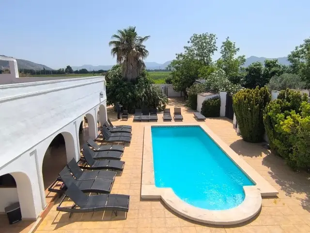 Casa-Villa de 13 Dormitorios en venta Villena, España