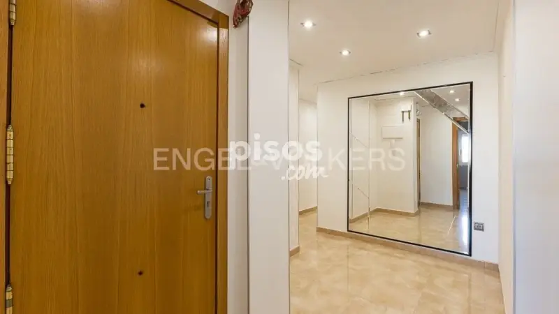 Apartamento Reformado en Carcaixent con Vistas Despejadas