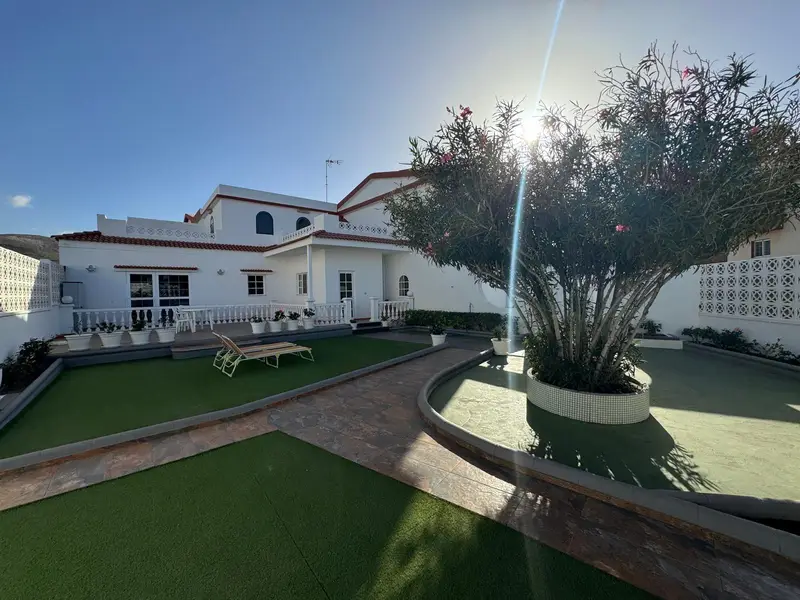 Chalet en Gáldar con Jardin Privado y Piscina