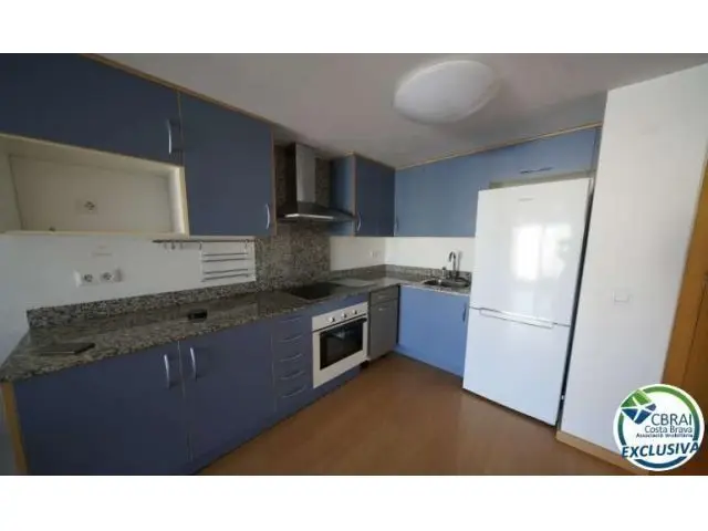 Atico en Venta en Roses Girona con Vistas al Canal