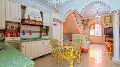 Casa en Mairena del Aljarafe con Patio y Piscina