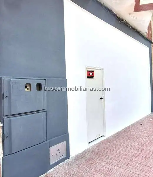 Local Comercial en Venta Torrevieja 150m2 Salida Humos