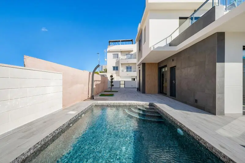 Adosado 3 Dormitorios Benijofar Piscina Privada