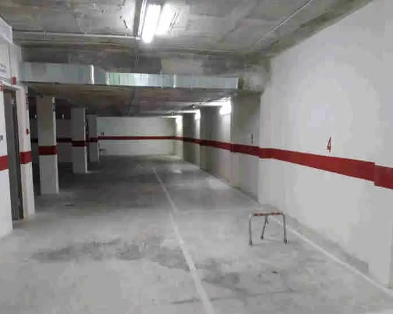 Garaje en Venta Villena 13m2 con Ascensor