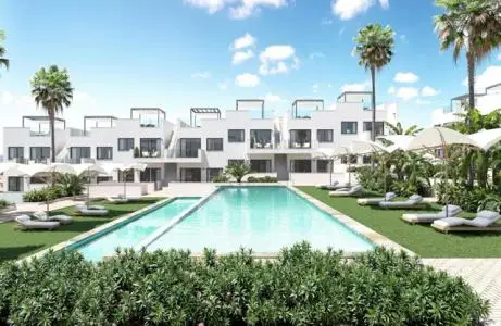 Apartamentos de Lujo en Torrevieja con Vistas a la Laguna Rosa