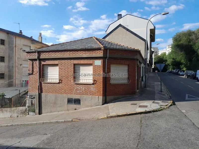 Casa con Jardin en Ponferrada para Reformar