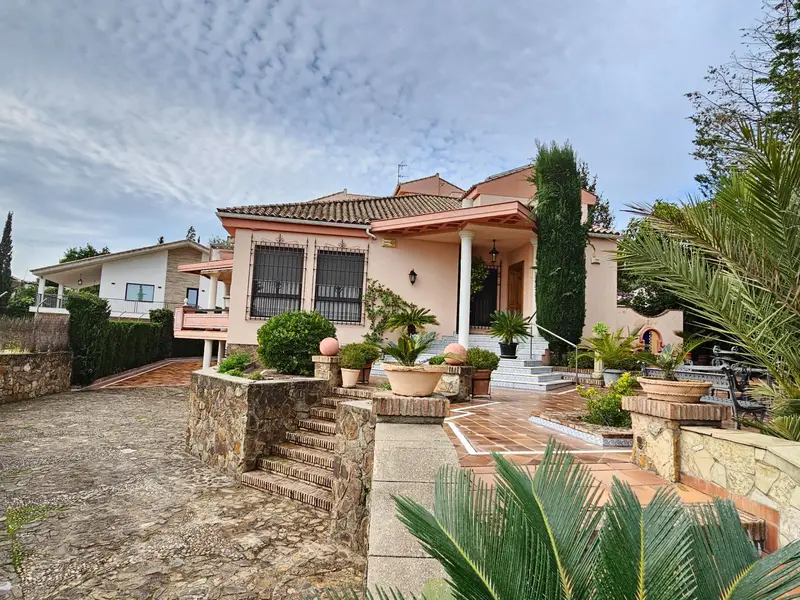 Venta Chalet Lujoso Brillante Cordoba