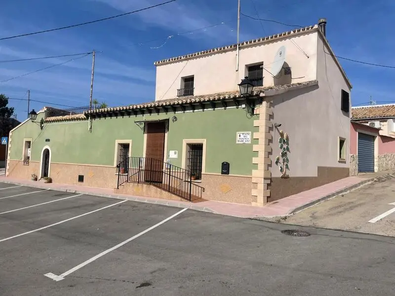 Casa Espa"}},ola con Vistas Impresionantes en Raspay