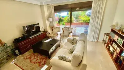 Apartamento en Guadalmansa con Vistas al Mar y Garaje Incluido
