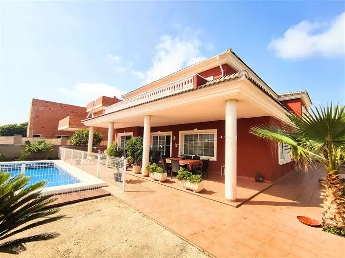 Villa 5 Dormitorios Piscina Privada Cerca Playa Daimús