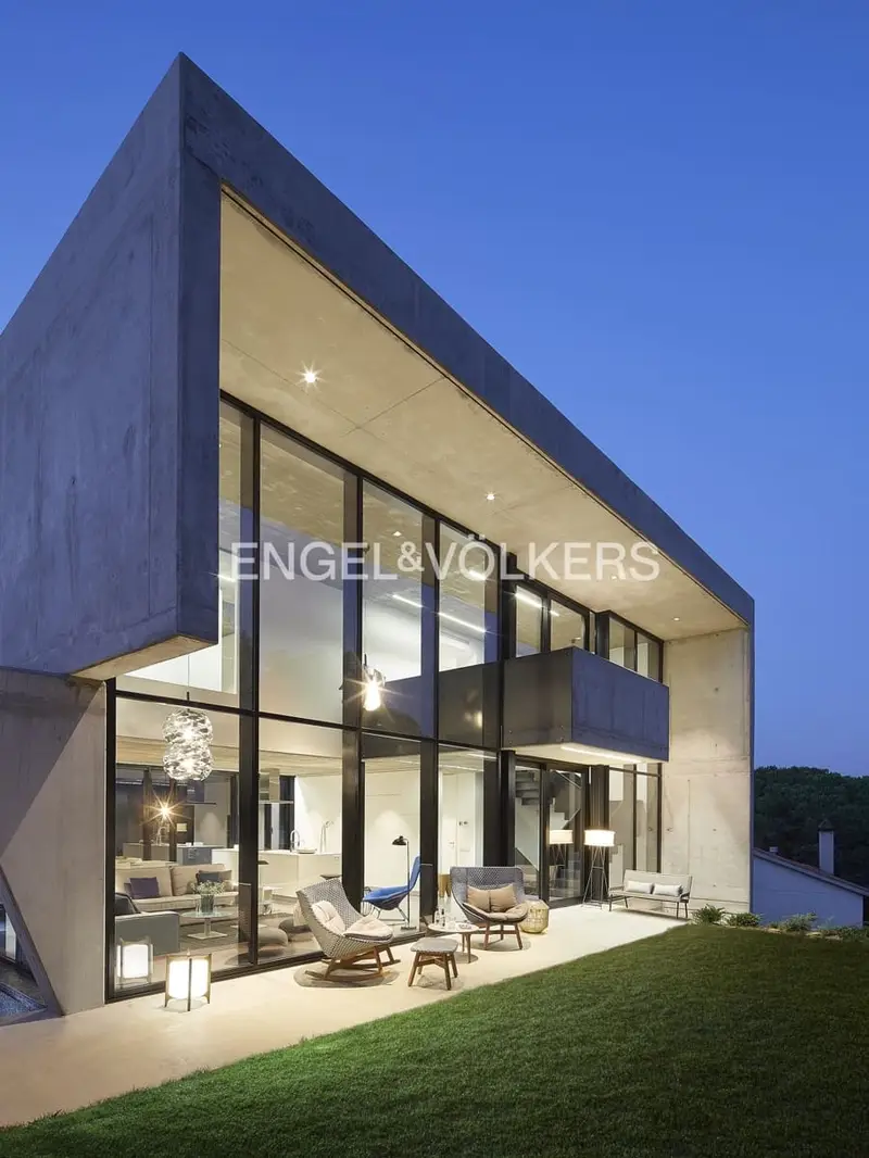 Chalet Moderno con Vistas al Montseny 319m²