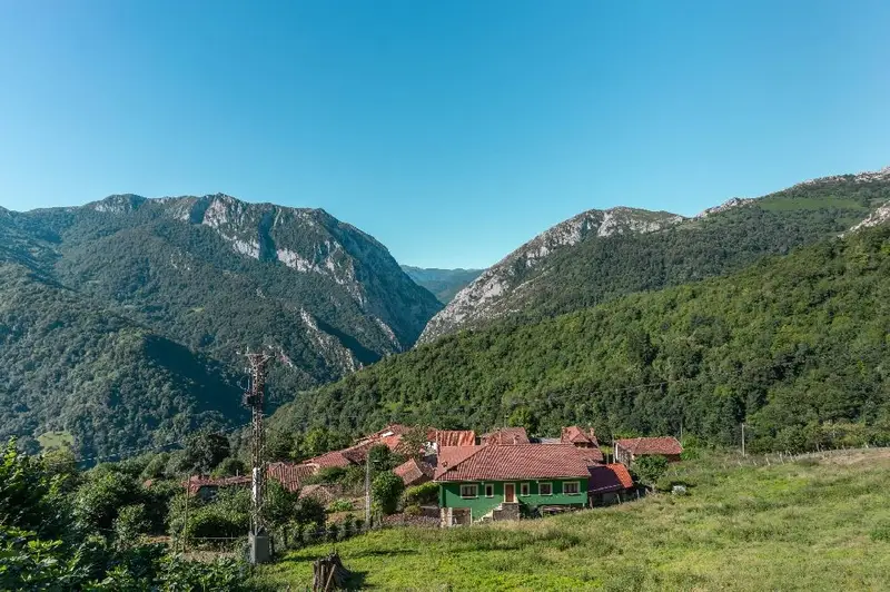 Venta Casa con Trastero en Bustiello Proaza Asturias