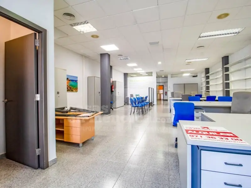 Local Comercial 215m2 Mahon Centro Cerca Autobuses