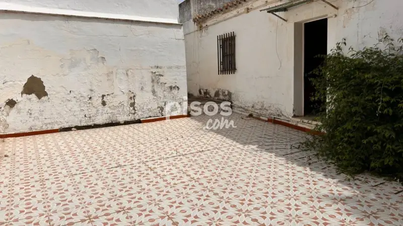 Casa en Venta Tomares Centro A Reformar con Patios y Azotea