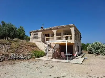 Chalet en Ontinyent con Vistas al Valle