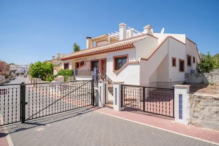 2 Bed Townhouse for sale