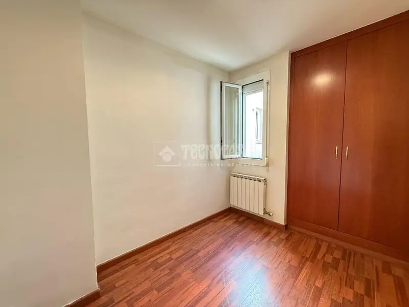Piso en venta Eixample 50m2 2 dormitorios Sagrada Familia