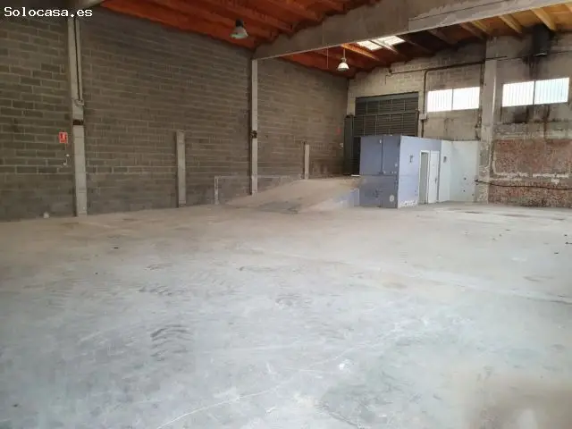 Nave Industrial en Igualada 300m2 con Patio