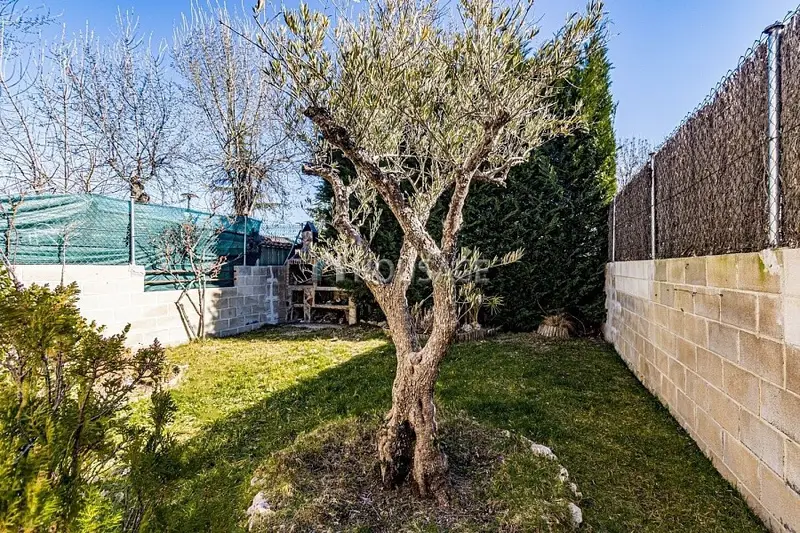 Chalet Adosado en Moralzarzal con Piscina