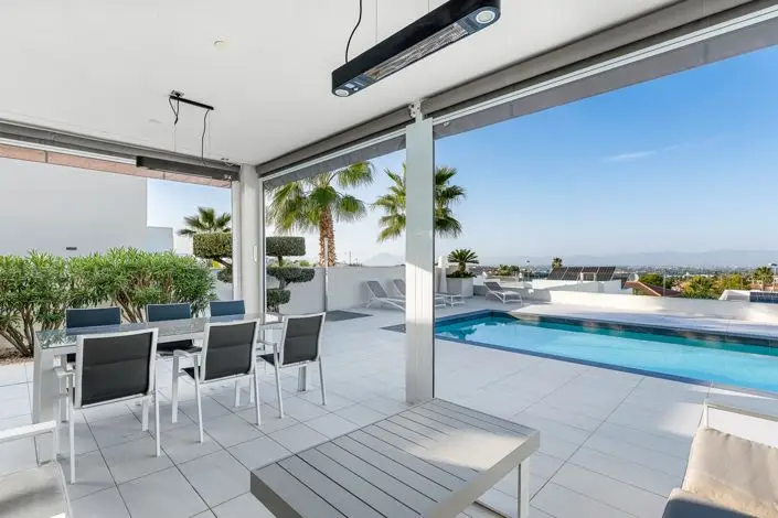 Villa de Lujo 4 Dormitorios en Venta