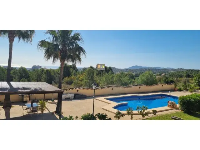 Chalet en Alquiler Polop La Nucia con Piscina y Barbacoa
