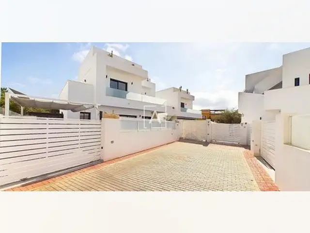 Villa 3 Dormitorios Los Montesinos Piscina Privada