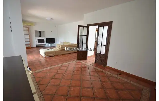 Alquiler Apartamento 4 Dormitorios 240m2 La Capellanía