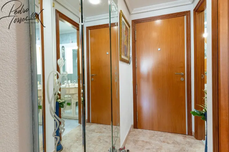 Venta de piso con piscina en Benidorm, Avenida Europa