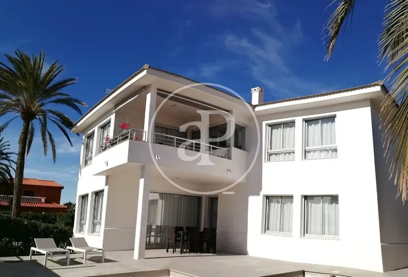 Villa de Lujo en Cullera con Vistas al Mar