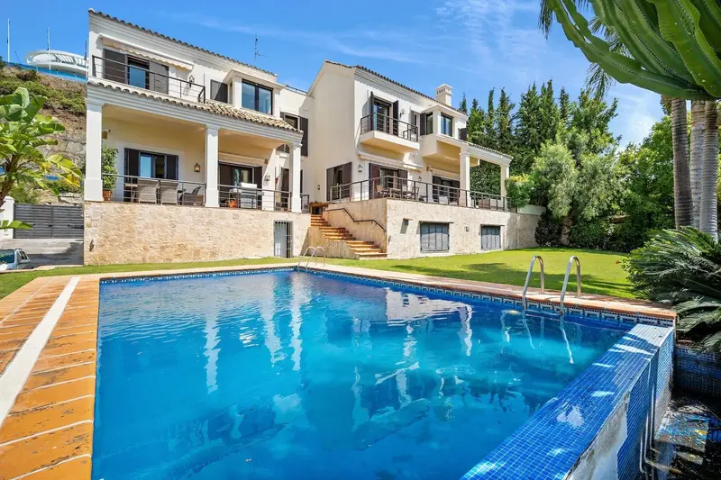 Villa de Lujo en Venta en La Quinta Marbella