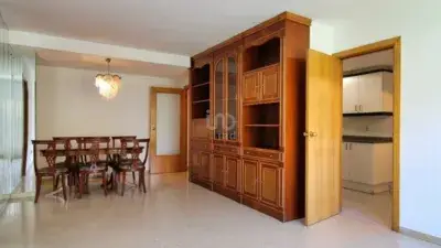 Apartamento en venta en Badalona 4 habitaciones 2 baños Parking Trastero