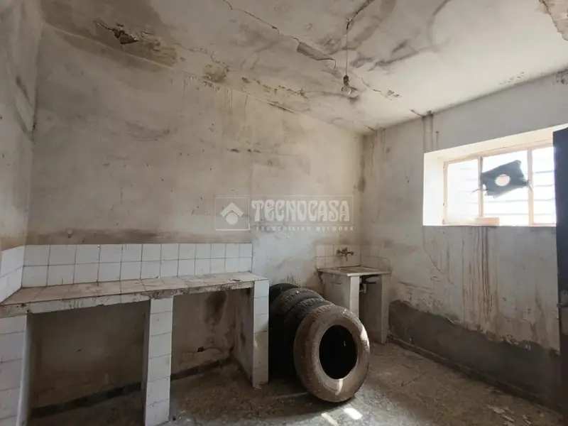 Casa en Venta para Reformar en La Carolina 356m²