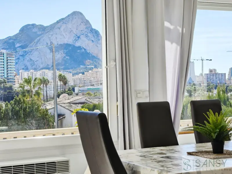 Villa en Calpe con Piscina y Terraza cerca de la Playa