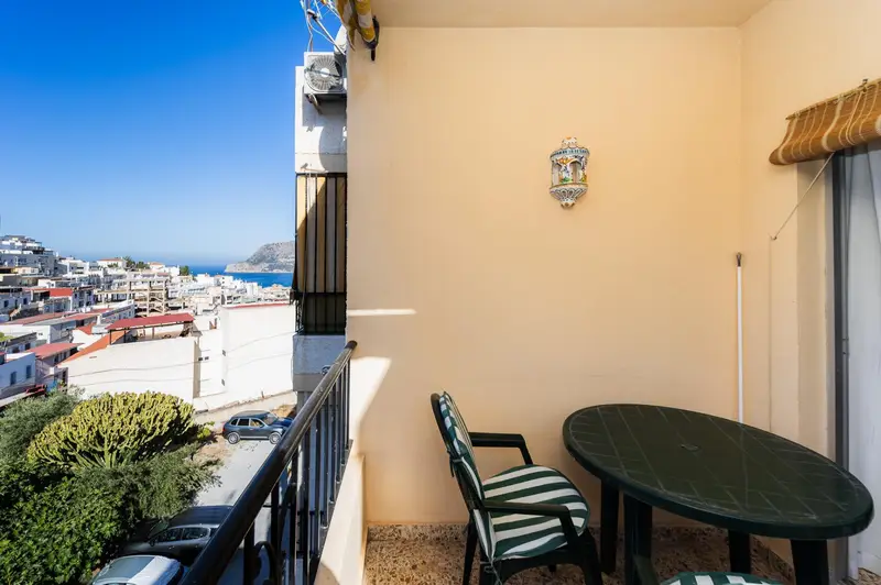 Piso en La Herradura con Vistas al Mar y Aparcamiento