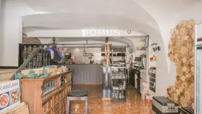 Casa con Bar Restaurante en Besalú Centro Histórico