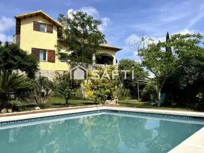 Finca Rústica con Vistas Panorámicas y Piscina
