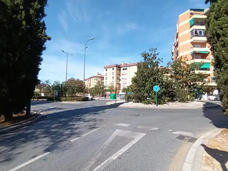 Garaje en Venta Zaidín Granada 27m2 Portón Automático
