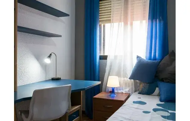 Rent a room of 140 m² in Alcalá De Henares